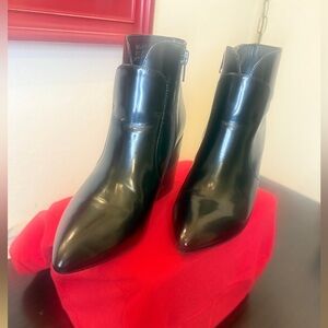 Jeffrey Campbell Bentlee-Lo bootie. Black Ankle Boots pristine condition! Sz 6.5